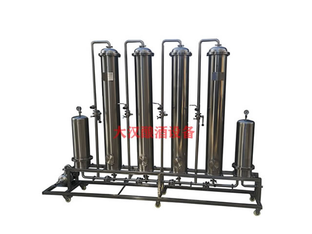 <b>白酒除濁（zhuó）淨化設備</b>