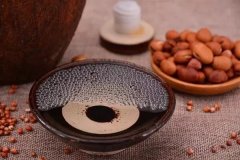 <b>釀酒技術：白酒在陶壇儲存過程（chéng）中微量成分（fèn）的變化</b>